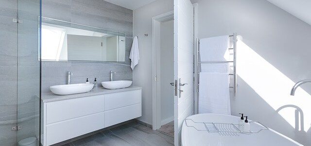 Learn some interesting & effective ways to clean your bathtub